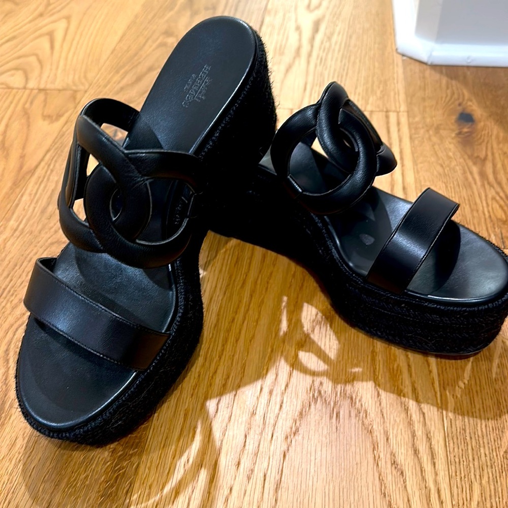 Hermès size 41 black platform sandal. (SOLD) !!!!!!!********